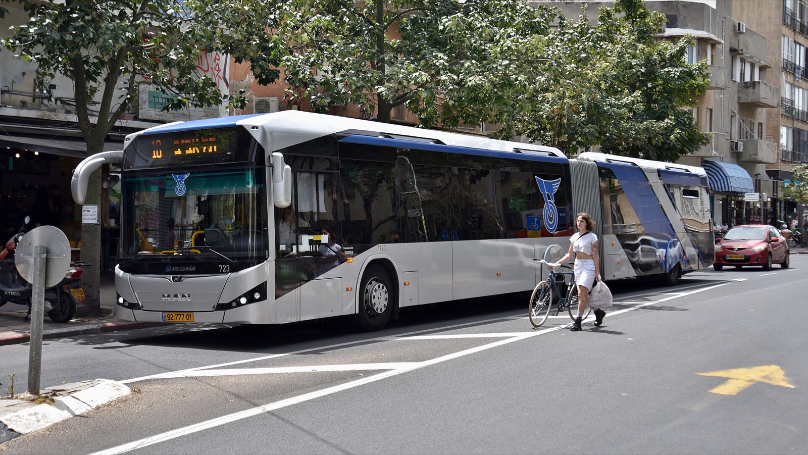 An articulated Dan bus on King George Street in central Tel Aviv